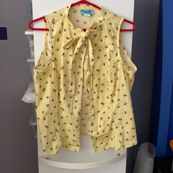 Adorable fitted sleeveless cotton bee bow top - Picture 1 of 4